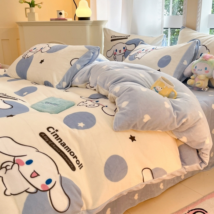 91家纺网 家纺一手货源 找家纺 2024新款三丽鸥牛奶绒小版四件套 牛奶绒小版-波点玉桂狗