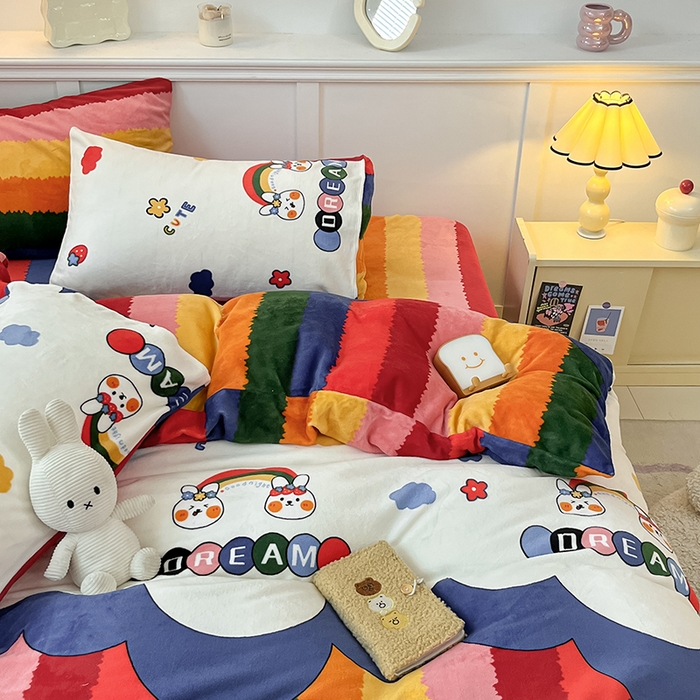 91家纺网 家纺一手货源 找家纺 2024新款200g加厚防静电牛奶绒小清新四件套 绒-彩虹兔