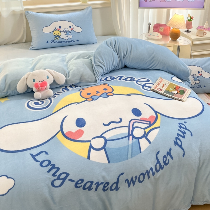 91家纺网 家纺一手货源 找家纺 2024新品正版三丽鸥授权大版卡通平网数码印花加厚高克重牛奶绒系列四件套 绒大版-R汽水大耳狗