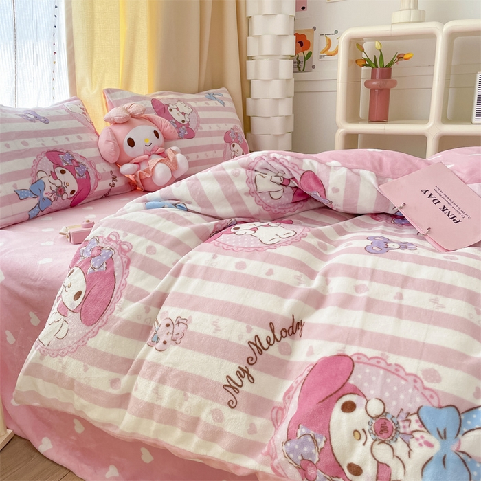 91家纺网 家纺一手货源 找家纺 2024新款三丽鸥牛奶绒小版四件套 甜甜美乐蒂专版