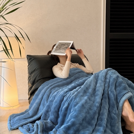 91家纺网 家纺一手货源 找家纺 （总）欧邦 新款仿兔毛泡泡绒牛奶绒包边单层毛毯（外贸供货）