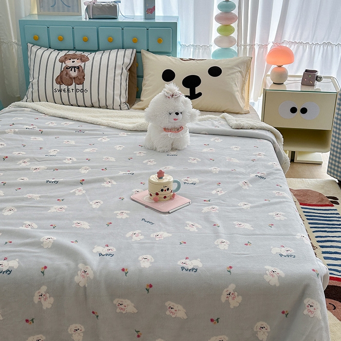 91家纺网 家纺一手货源 找家纺 昔可家纺 2024新款羊羔绒牛奶绒毛毯系列（三）-卡通系列 蓝底小奶狗