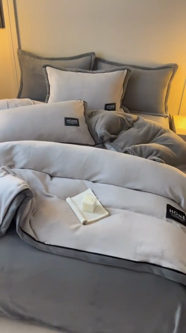 91家纺网 家纺一手货源 找家纺 蜜柚 2024新款纯色简约双拼高克重牛奶绒包边四件套 银灰+高级灰