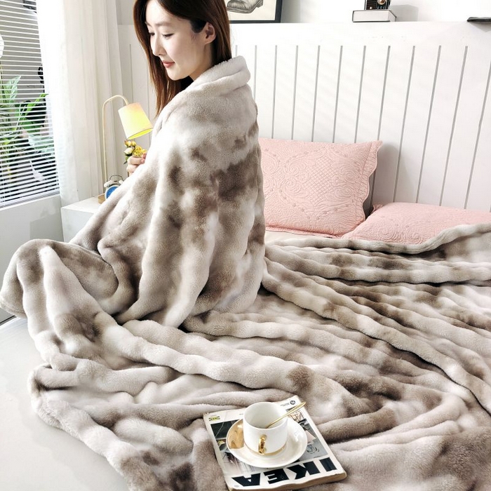 91家纺网 家纺一手货源 找家纺 千荨 2024新款跨境印花扎染泡泡绒毛盖毯 米咖