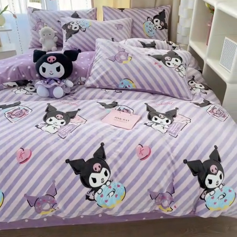 91家纺网 家纺一手货源 找家纺 2024新款三丽鸥牛奶绒小版四件套 条纹库洛米