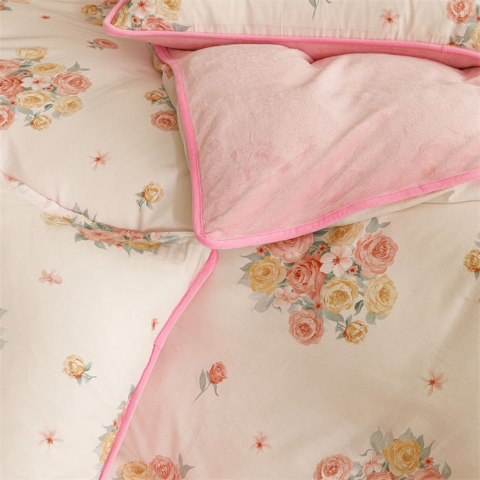 91家纺网 家纺一手货源 找家纺 红粉佳人 2025新款棉加绒印花四件套 花期而遇