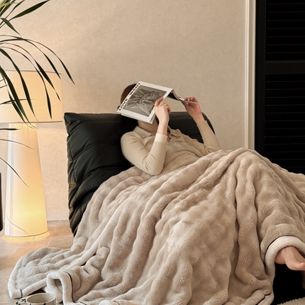 91家纺网 家纺一手货源 找家纺 （总）欧邦 新款仿兔毛泡泡绒牛奶绒包边单层毛毯（外贸供货）