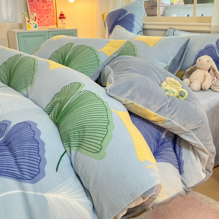 91家纺网 家纺一手货源 找家纺 卡派 2024新款冬季亲肤透气牛奶绒印花四件套 银杏叶