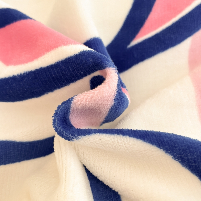 91家纺网 家纺一手货源 找家纺 2024新品正版三丽鸥授权大版卡通平网数码印花加厚高克重牛奶绒系列四件套 绒大版-R草莓冰淇淋美乐蒂