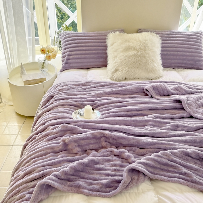 91家纺网 家纺一手货源 找家纺 卡派 2024新款兔毛绒多功能毛毯抽条牛奶绒贝贝绒毛毯 香芋紫