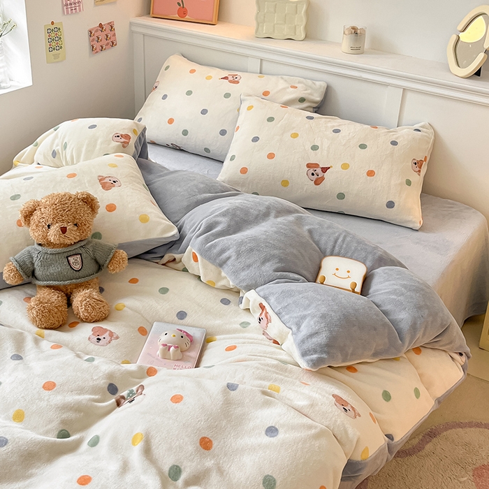 91家纺网 家纺一手货源 找家纺 2024新款200g加厚防静电牛奶绒小清新四件套 绒-泡泡狗