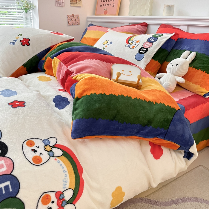 91家纺网 家纺一手货源 找家纺 2024新款200g加厚防静电牛奶绒小清新四件套 绒-彩虹兔