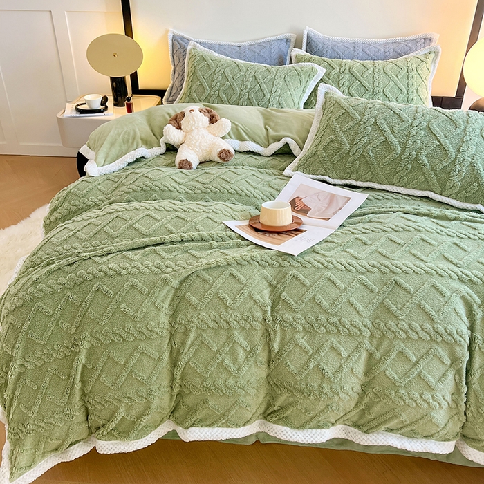 91家纺网 家纺一手货源 找家纺 贝拉梦家纺 2024新款塔芙绒菱格纯色牛奶绒四件套 曼巴绿