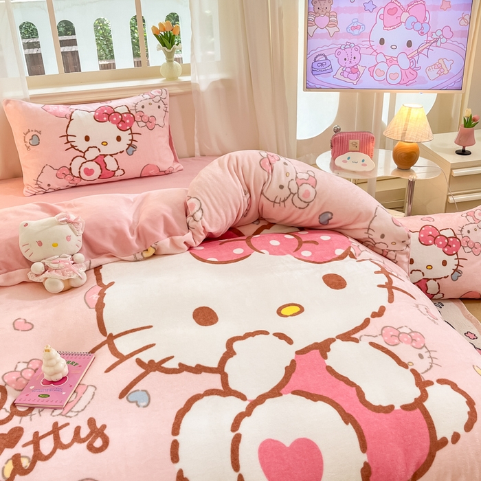 91家纺网 家纺一手货源 找家纺 2024新品正版三丽鸥授权大版卡通平网数码印花加厚高克重牛奶绒系列四件套 绒大版-R粉梦kitty