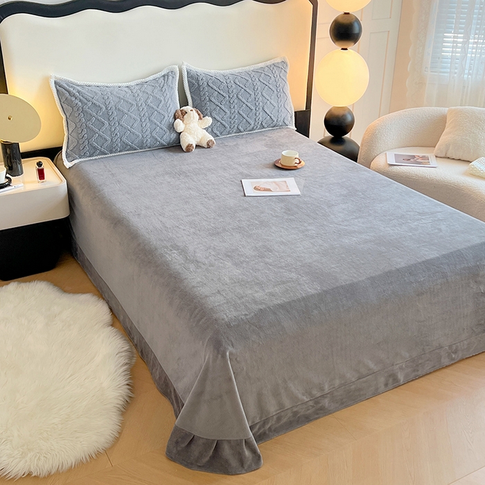 91家纺网 家纺一手货源 找家纺 贝拉梦家纺 2024新款塔芙绒菱格纯色牛奶绒四件套 羊绒灰