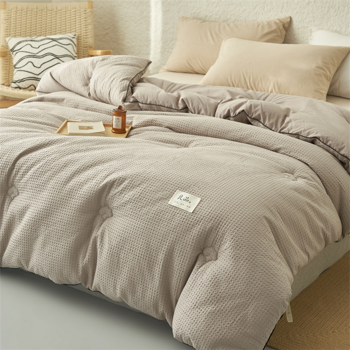91家纺网 家纺一手货源 找家纺 2024新款b类纯棉华夫格提花100%新疆棉花冬被 风格二 华夫格棉花被-浅灰