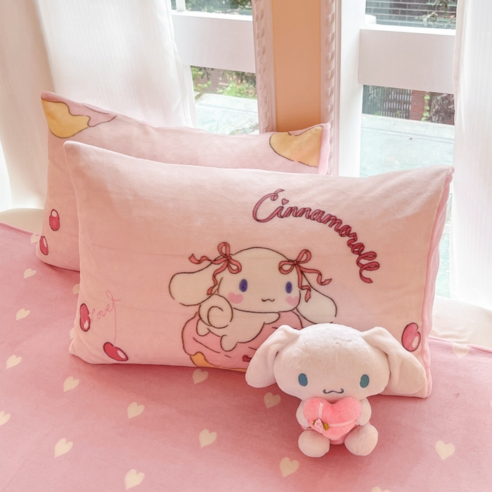 91家纺网 家纺一手货源 找家纺 2024新款三丽鸥牛奶绒小版四件套 牛奶绒小版-淘气玉桂狗