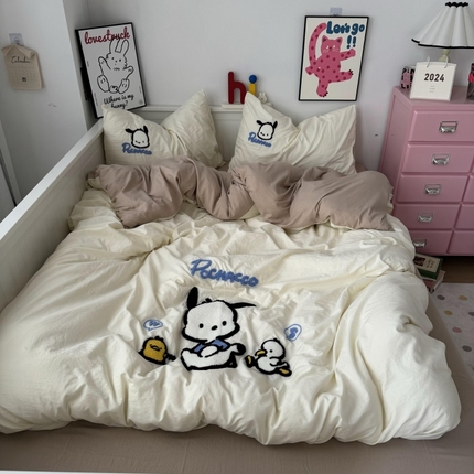 91家纺网 家纺一手货源 找家纺 奈颜 2024新款正版授权三丽鸥超柔水洗棉纯色毛巾绣四件套【含防伪吊牌】 帕恰狗-乳白+奶茶