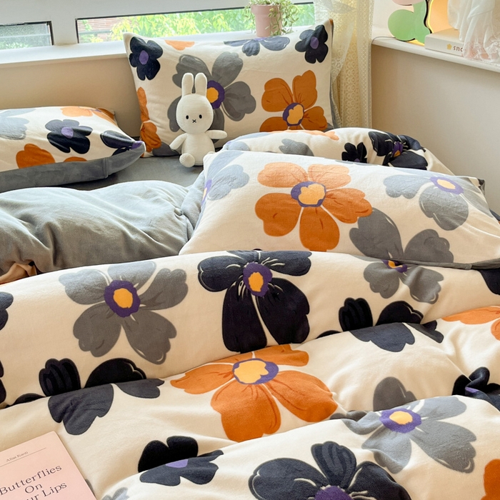 91家纺网 家纺一手货源 找家纺 卡派 2024新款冬季亲肤透气牛奶绒印花四件套 凡客花