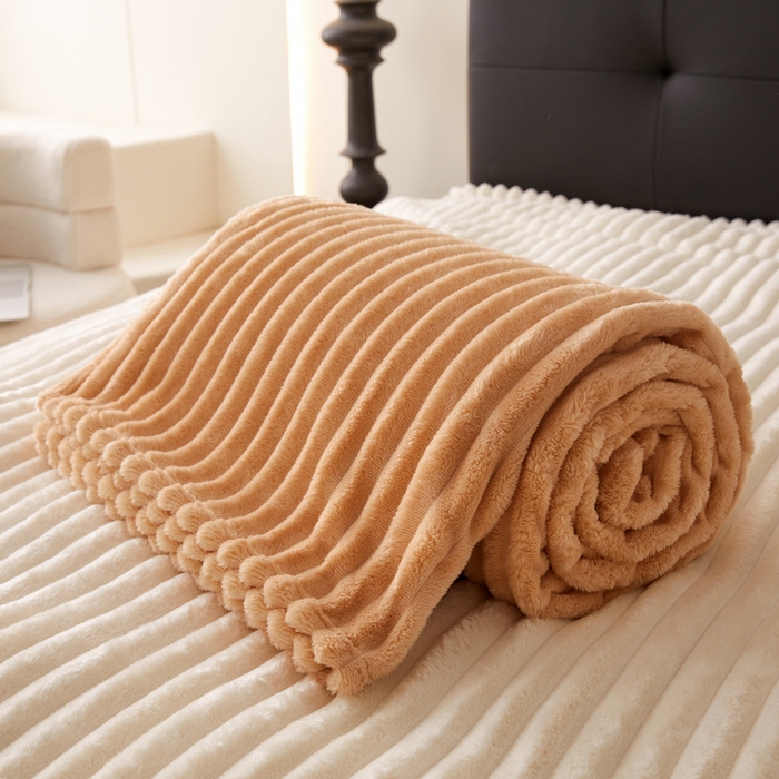 91家纺网 家纺一手货源 找家纺 （总）畅畅家纺 2024新款秋冬兔毛绒宽抽条纯色毛毯