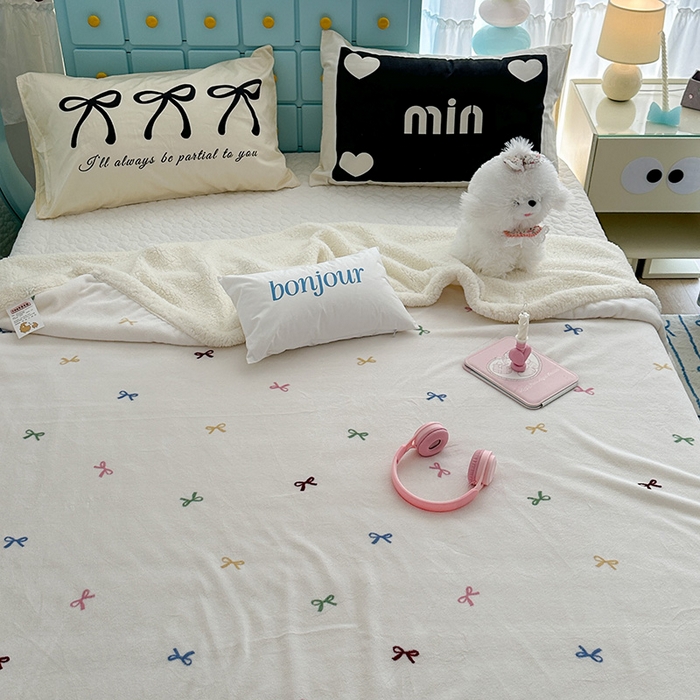 91家纺网 家纺一手货源 找家纺 昔可家纺 2024新款羊羔绒牛奶绒毛毯系列（三）-ins小清新系列 多巴胺蝴蝶结