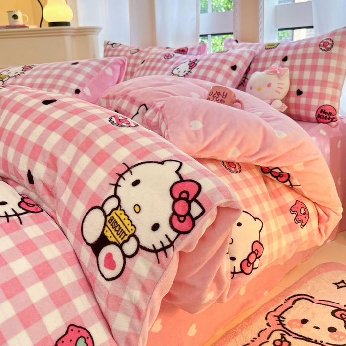 91家纺网 家纺一手货源 找家纺 2024新款三丽鸥牛奶绒小版四件套 牛奶绒小版-饼干KT猫