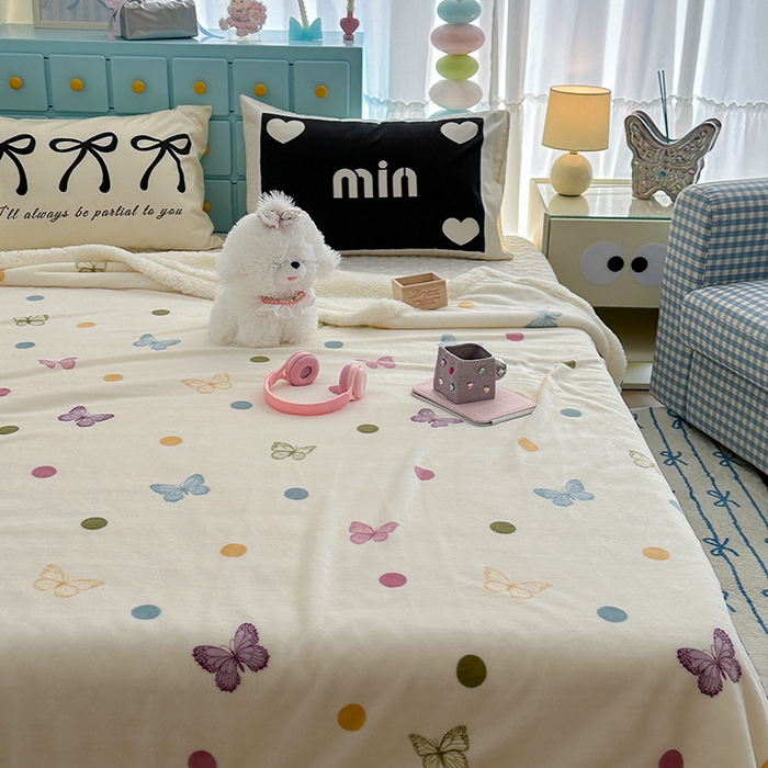 91家纺网 家纺一手货源 找家纺 昔可家纺 2024新款羊羔绒牛奶绒毛毯系列（三）-ins小清新系列 波点彩色蝴蝶