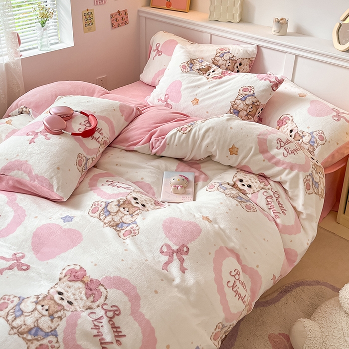 91家纺网 家纺一手货源 找家纺 2024新款200g加厚防静电牛奶绒小清新四件套 绒-木偶熊