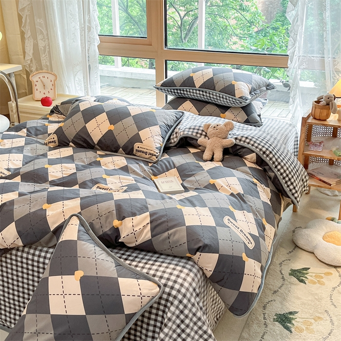 91家纺网 家纺一手货源 找家纺 红粉佳人 2025新款棉加绒印花四件套 格韵空间