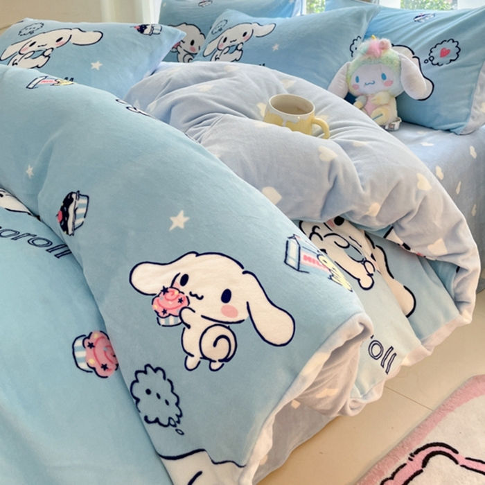 91家纺网 家纺一手货源 找家纺 2024新款三丽鸥牛奶绒小版四件套 牛奶绒小版-蛋糕玉桂狗