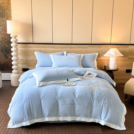 91家纺网 家纺一手货源 找家纺 恋佳居 2025新款牛奶绒高克重平绣四件套 蝴蝶-蓝