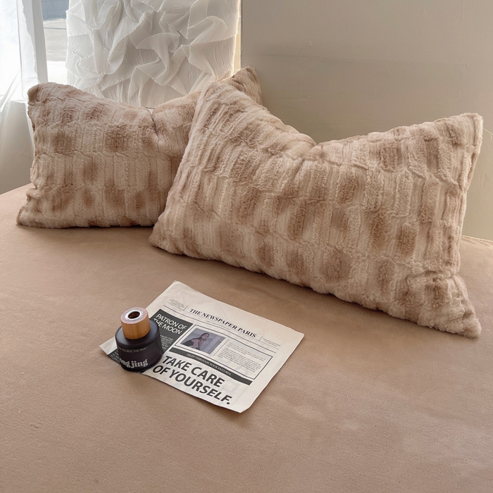 91家纺网 家纺一手货源 找家纺 2024新款全消光兔毛320克牛奶绒A类纯色立体四件套 晕染咖