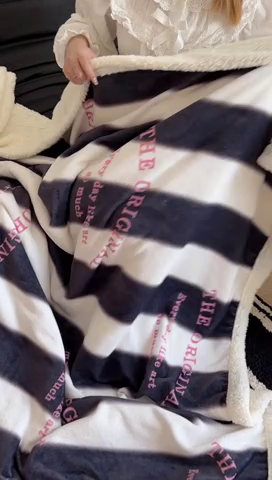 91家纺网 家纺一手货源 找家纺 昔可家纺 2024新款羊羔绒牛奶绒毛毯系列（三）-ins小清新系列 黑粉芭蕾蝴蝶结