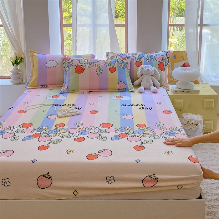 91家纺网 家纺一手货源 找家纺 凯儿家纺  2024新款加厚高克重印花系列单床笠 草莓物语