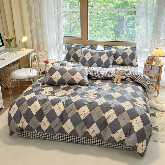 91家纺网 家纺一手货源 找家纺 红粉佳人 2025新款棉加绒印花四件套 格韵空间