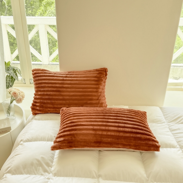 91家纺网 家纺一手货源 找家纺 卡派 2024新款兔毛绒多功能毛毯抽条牛奶绒贝贝绒毛毯 焦糖