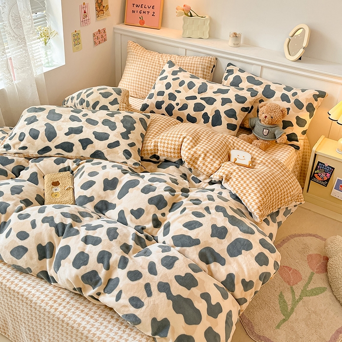 91家纺网 家纺一手货源 找家纺 2024新款200g加厚防静电牛奶绒小清新四件套 绒-豹点点绿咖