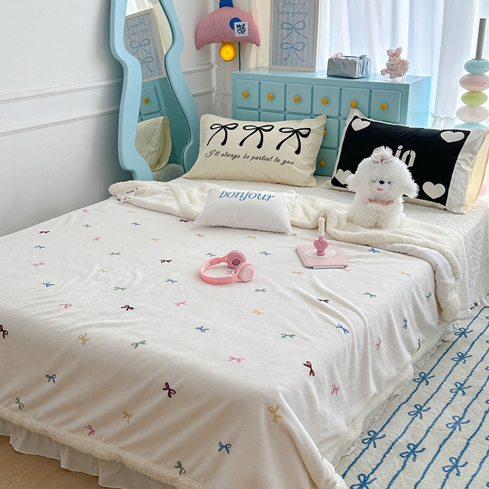 91家纺网 家纺一手货源 找家纺 昔可家纺 2024新款羊羔绒牛奶绒毛毯系列（三）-ins小清新系列 多巴胺蝴蝶结