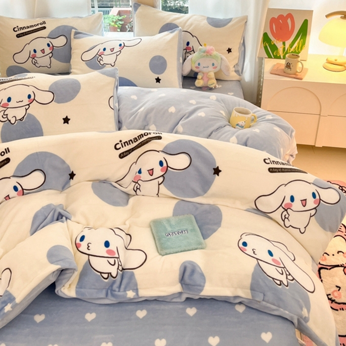 91家纺网 家纺一手货源 找家纺 2024新款三丽鸥牛奶绒小版四件套 牛奶绒小版-波点玉桂狗