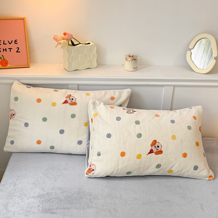 91家纺网 家纺一手货源 找家纺 2024新款200g加厚防静电牛奶绒小清新四件套 绒-泡泡狗