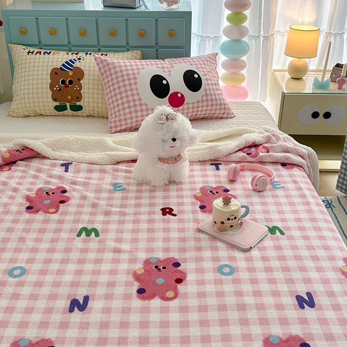 91家纺网 家纺一手货源 找家纺 昔可家纺 2024新款羊羔绒牛奶绒毛毯系列（三）-卡通系列 点点粉格猫