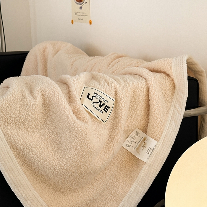 91家纺网 家纺一手货源 找家纺 沐棉 2024新款羊羔绒泰迪绒毛毯 奶茶色