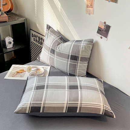 91家纺网 家纺一手货源 找家纺 （总）悦织湾家纺 2025新款日式简约格子水洗棉单品枕套系列