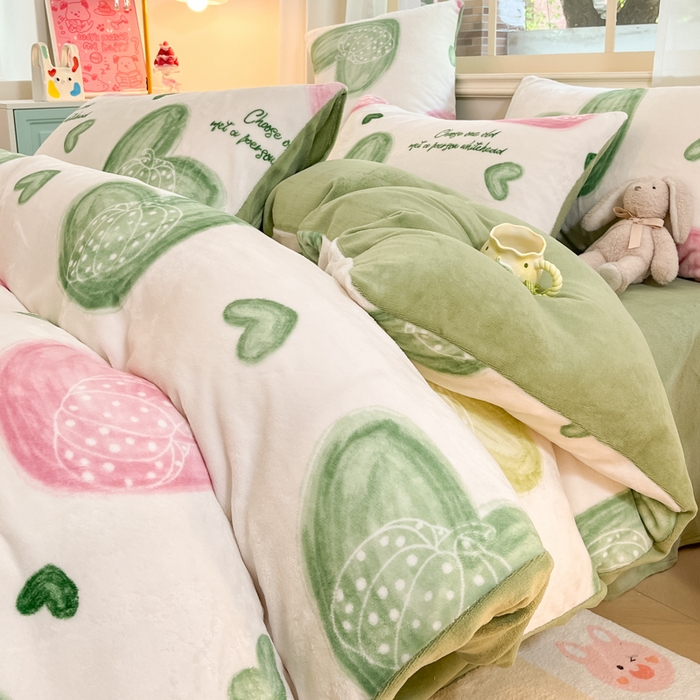 91家纺网 家纺一手货源 找家纺 卡派 2024新款冬季亲肤透气牛奶绒印花四件套 心意