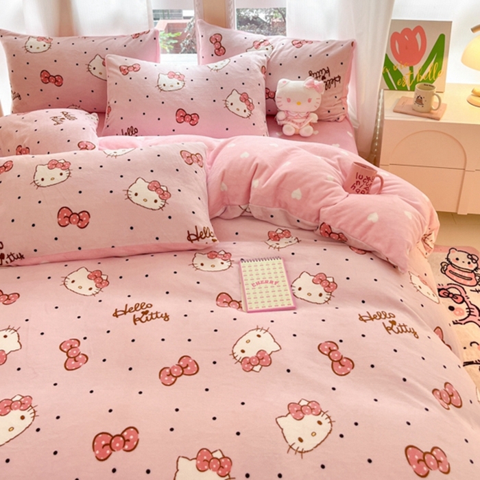 91家纺网 家纺一手货源 找家纺 2024新款三丽鸥牛奶绒小版四件套 牛奶绒小版-蝴蝶结KT猫