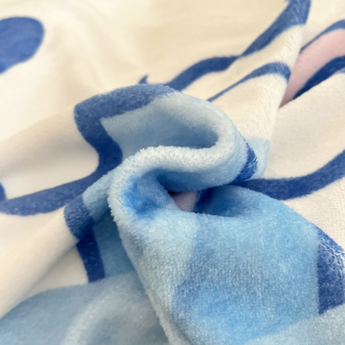 91家纺网 家纺一手货源 找家纺 2024新品正版三丽鸥授权大版卡通平网数码印花加厚高克重牛奶绒系列四件套 绒大版-R汽水大耳狗