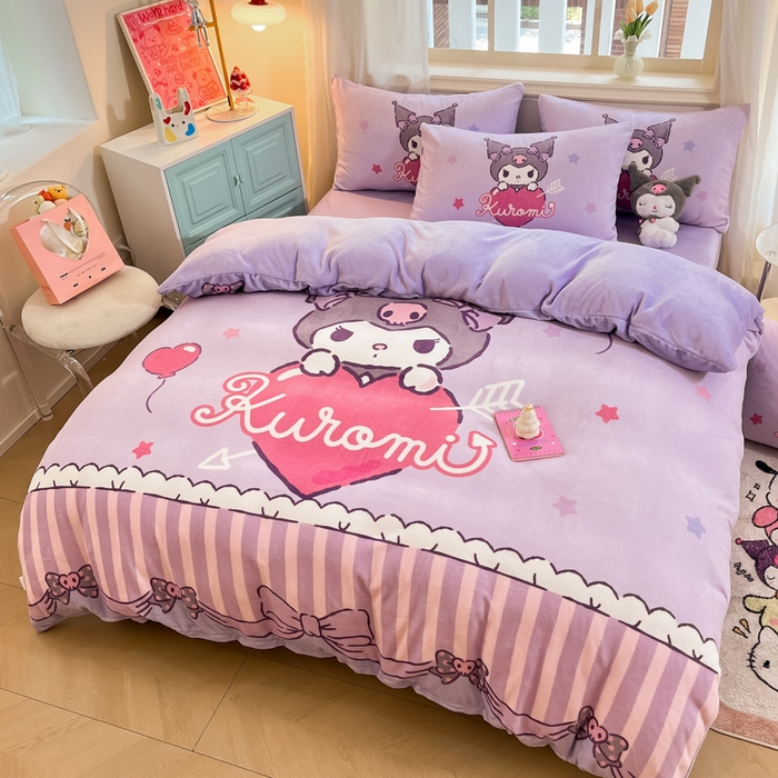 91家纺网 家纺一手货源 找家纺 2024新品正版三丽鸥授权大版卡通平网数码印花加厚高克重牛奶绒系列四件套 绒大版-R丘比特库洛米