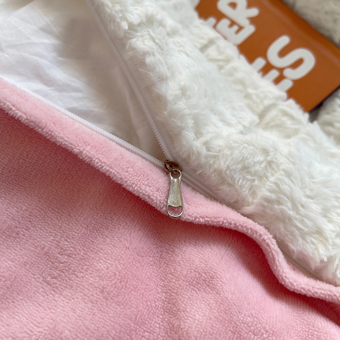 91家纺网 家纺一手货源 找家纺 2024新款全消光兔毛320克牛奶绒A类纯色立体四件套 奶白粉