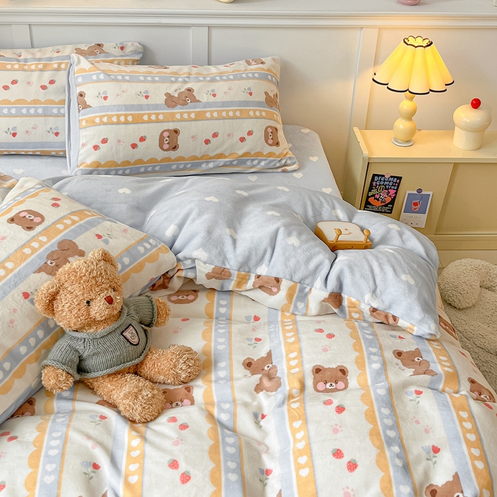 91家纺网 家纺一手货源 找家纺 2024新款200g加厚防静电牛奶绒小清新四件套 绒-可爱熊