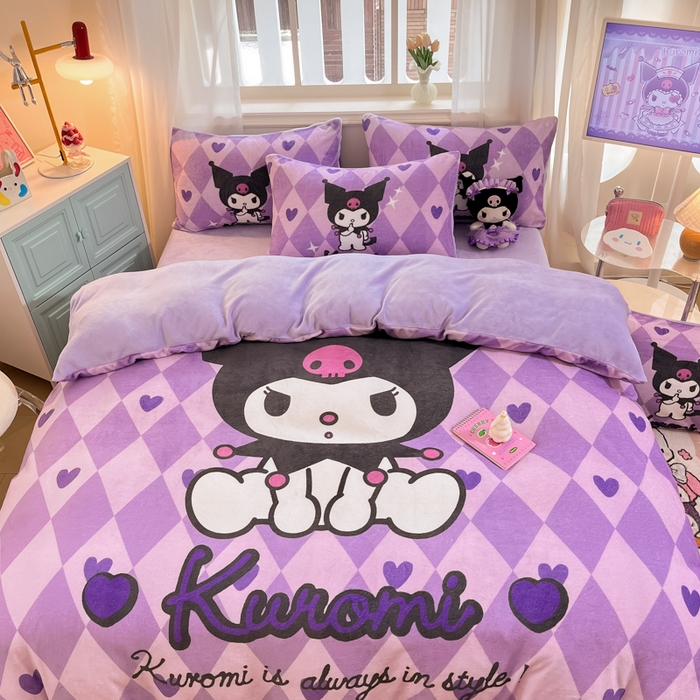 91家纺网 家纺一手货源 找家纺 2024新品正版三丽鸥授权大版卡通平网数码印花加厚高克重牛奶绒系列四件套 绒大版-R桃心美美库洛米